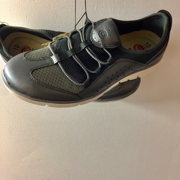 earth spirit tennis shoes